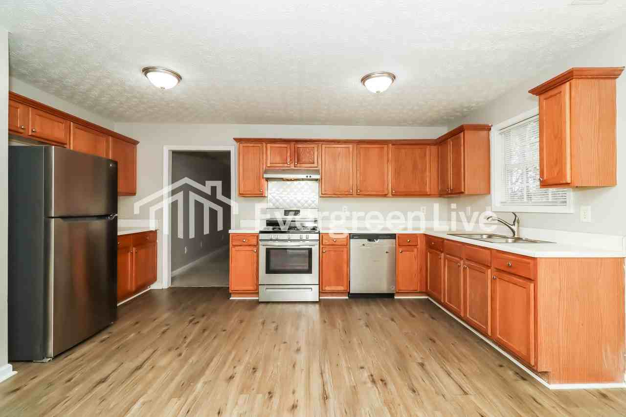 784 Sinclair Way - Photo 5 of 15