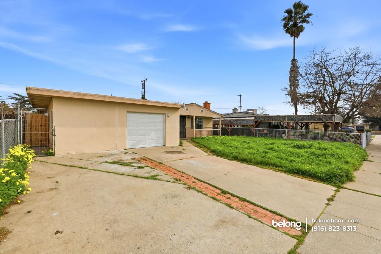 5741 39th St - Photo 4 of 44