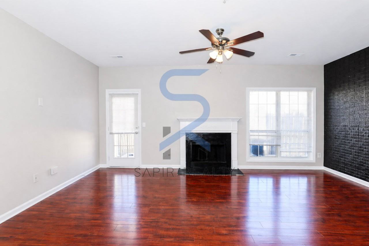 7073 Biltmore Trce - Photo 3 of 18