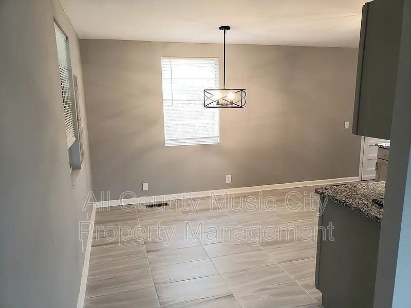 3308 Hospital Ln - Photo 6 of 25