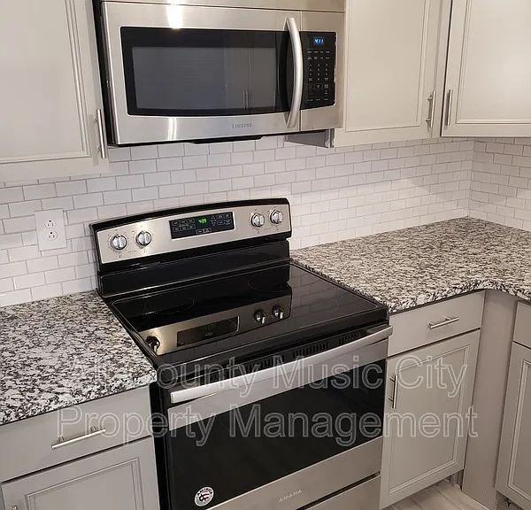 3308 Hospital Ln - Photo 7 of 25