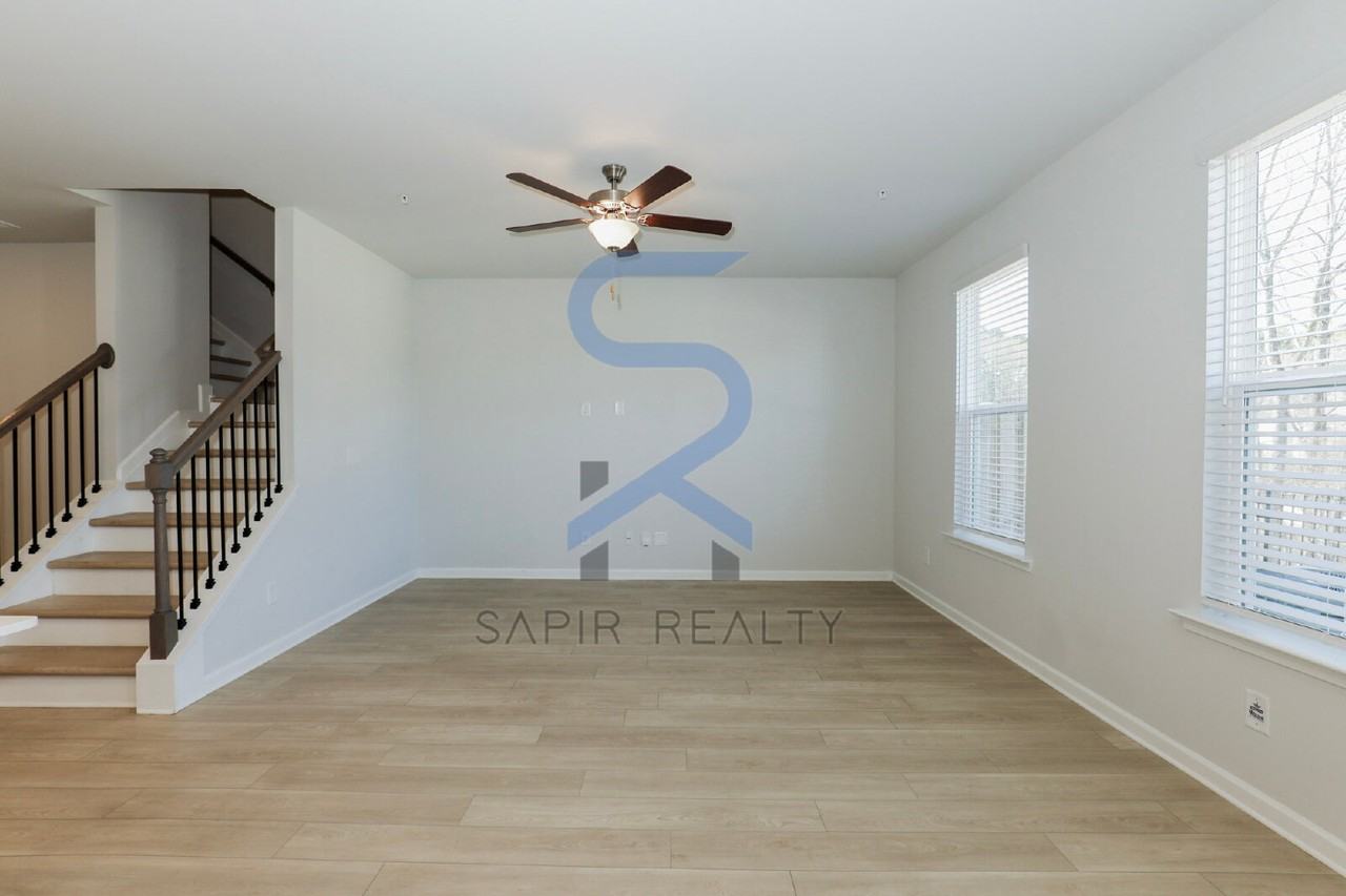 8143 Tiger Way - Photo 3 of 20