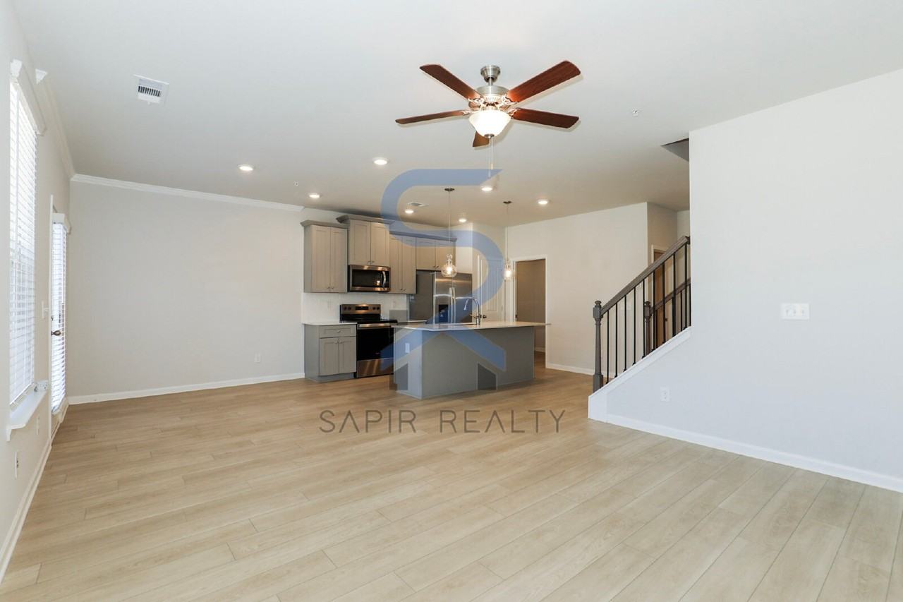 8143 Tiger Way - Photo 5 of 20