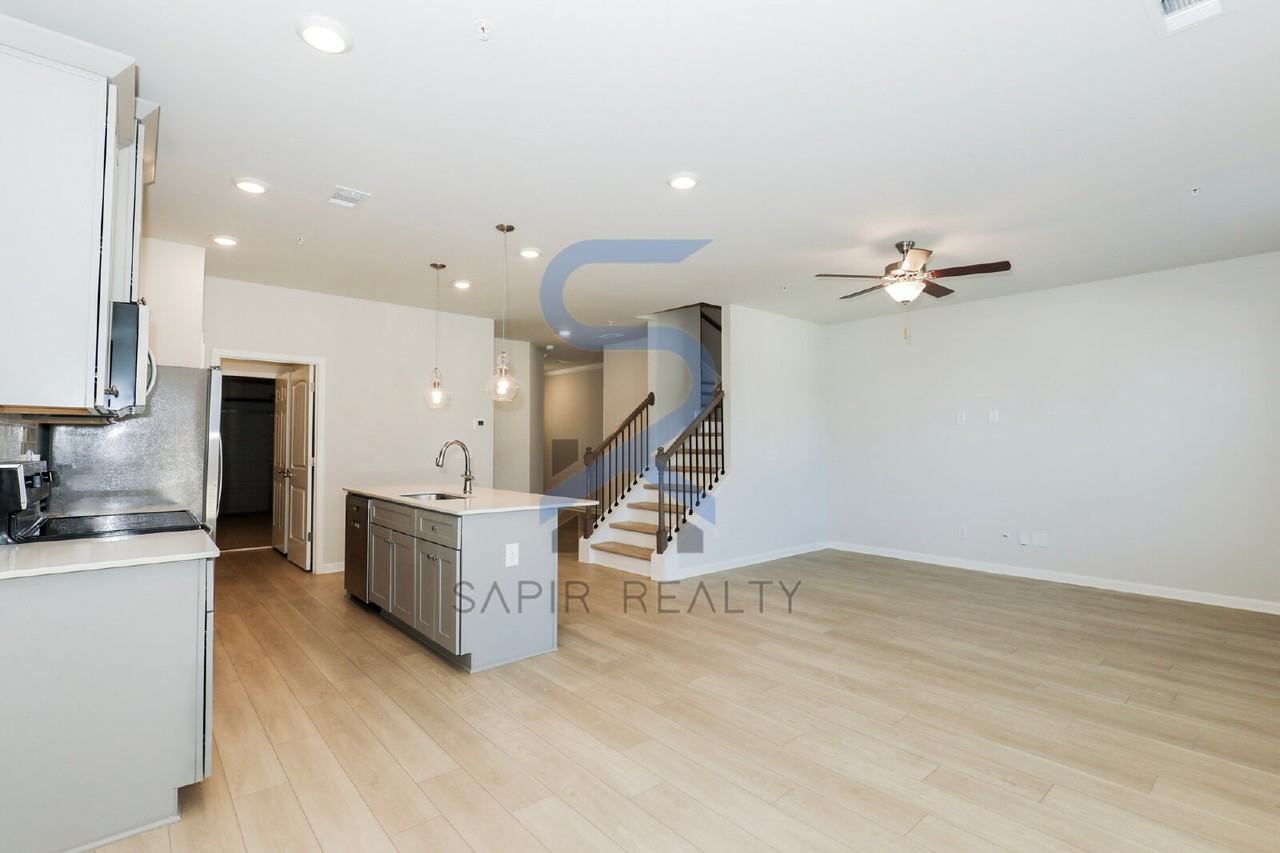 8143 Tiger Way - Photo 6 of 20