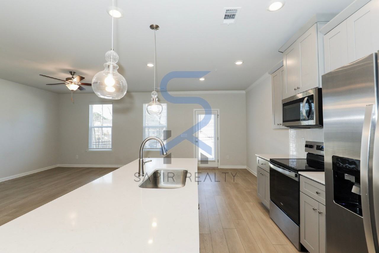 8143 Tiger Way - Photo 7 of 20