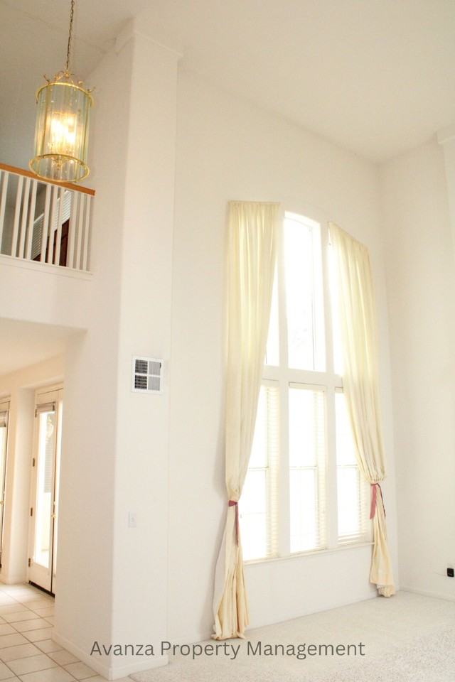 10403 E Fieldstone Ave - Photo 3 of 41