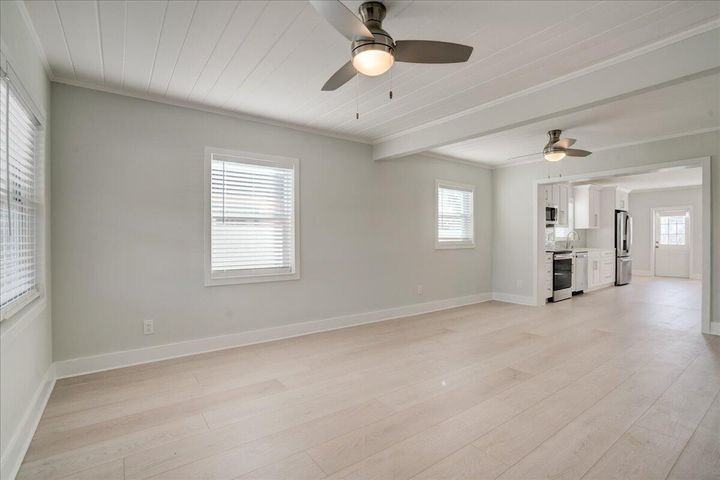 320 Northwest 6th Avenue - Photo 6 of 10