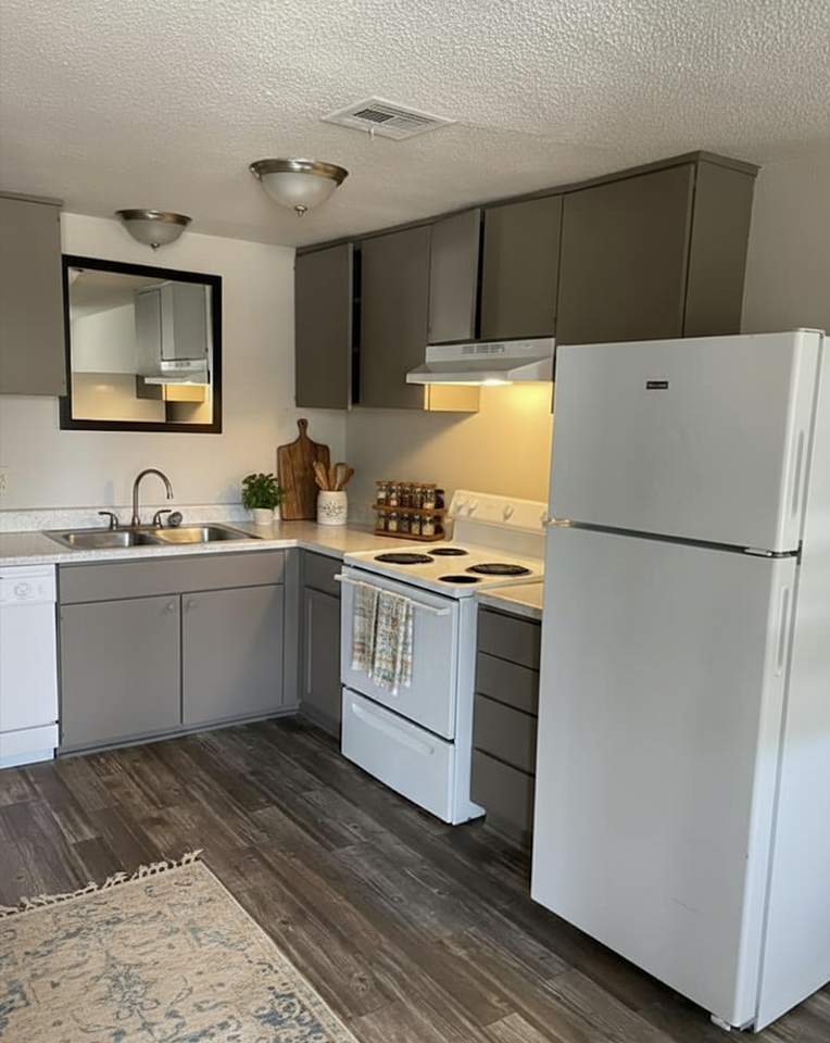 Hideaway - Photo 2 of 18