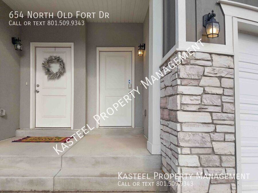 654 N Old Fort Dr - Photo 2 of 36