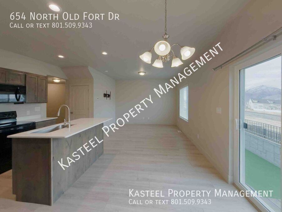 654 N Old Fort Dr - Photo 5 of 36