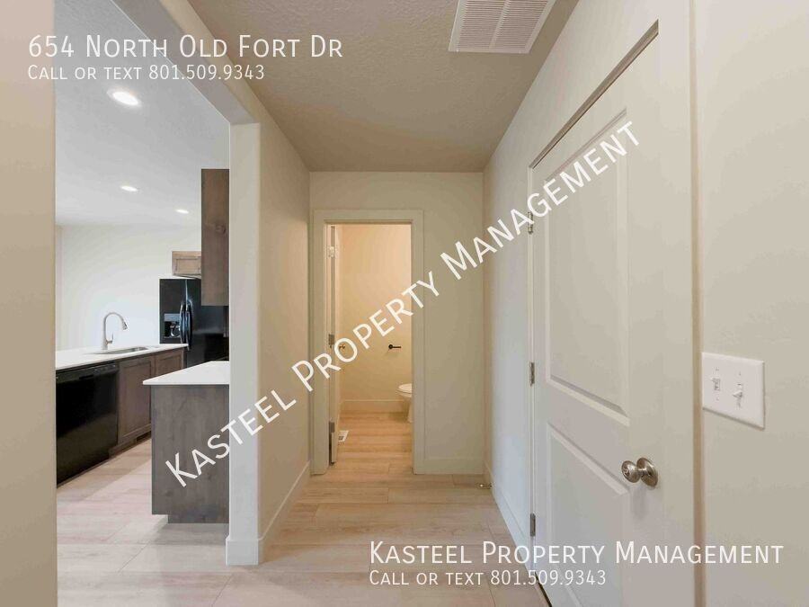 654 N Old Fort Dr - Photo 7 of 36