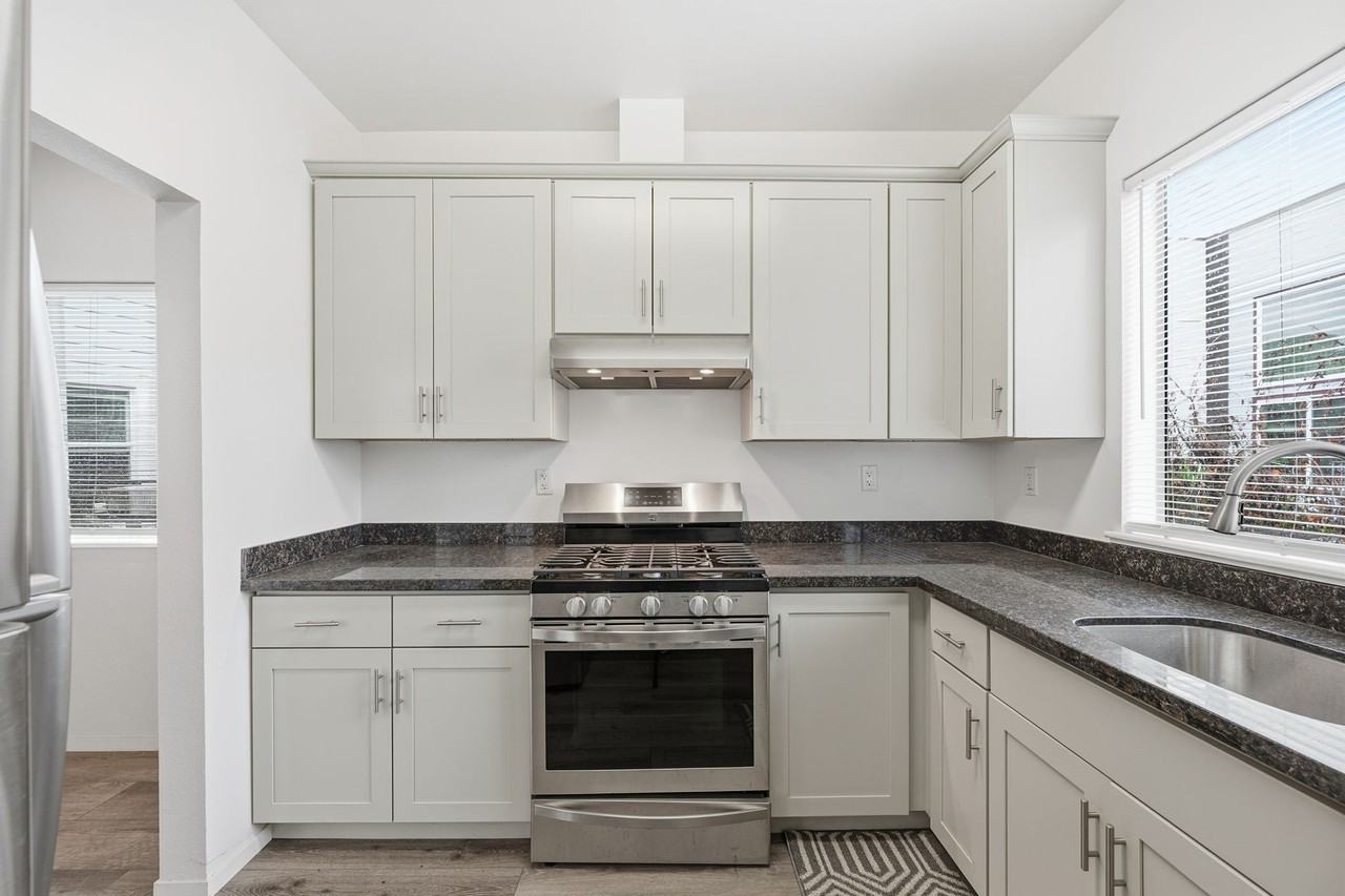 155 Russ St #B - Photo 2 of 23