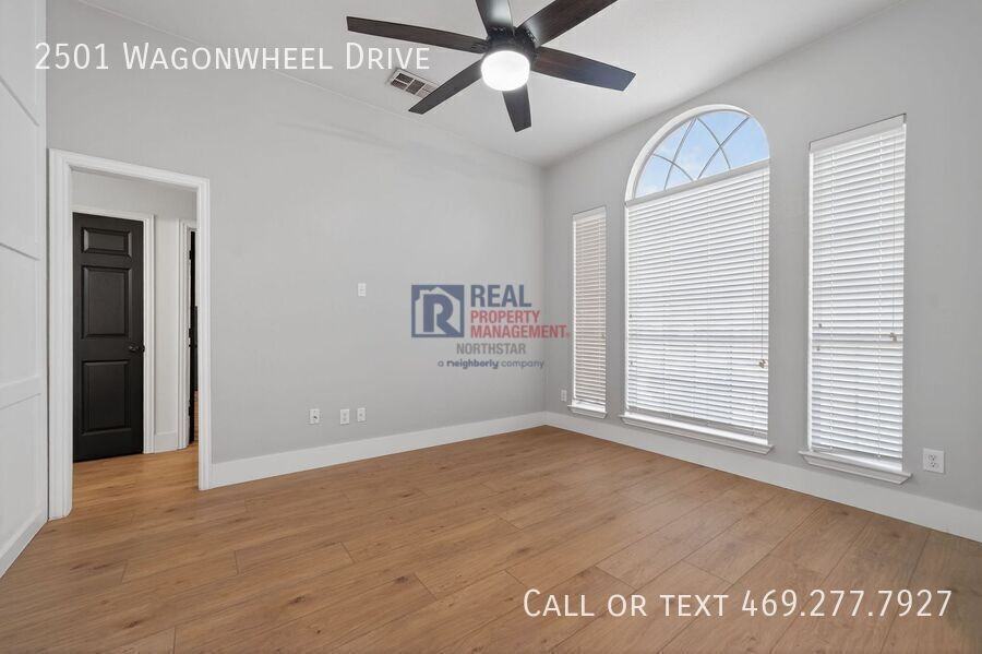 2501 Wagonwheel Dr - Photo 5 of 34