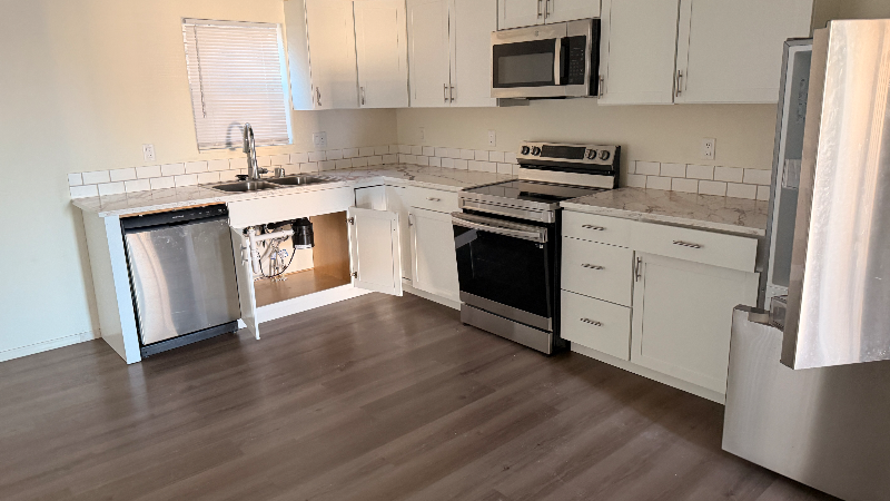 1323 S Monroe St #G - Photo 3 of 11