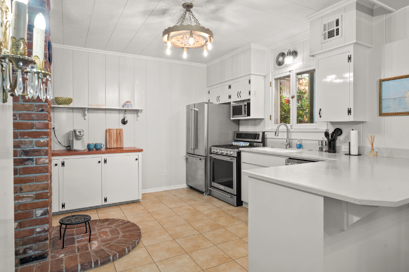 200 Medford Heights Ln - Photo 3 of 8