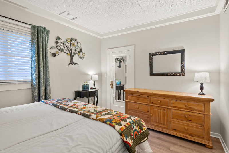 200 Medford Heights Ln - Photo 5 of 8