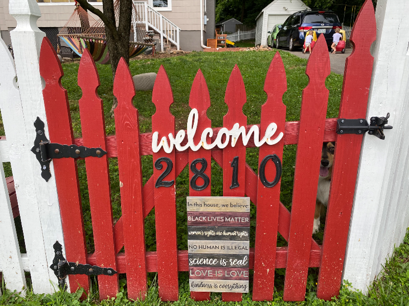 2810 Rosemary Ln - Photo 3 of 23