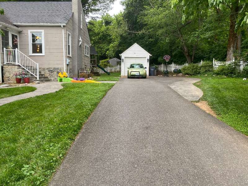 2810 Rosemary Ln - Photo 4 of 23