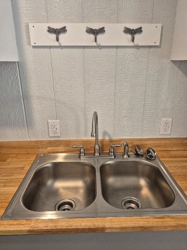 910 Backwoods Rd - Photo 7 of 20