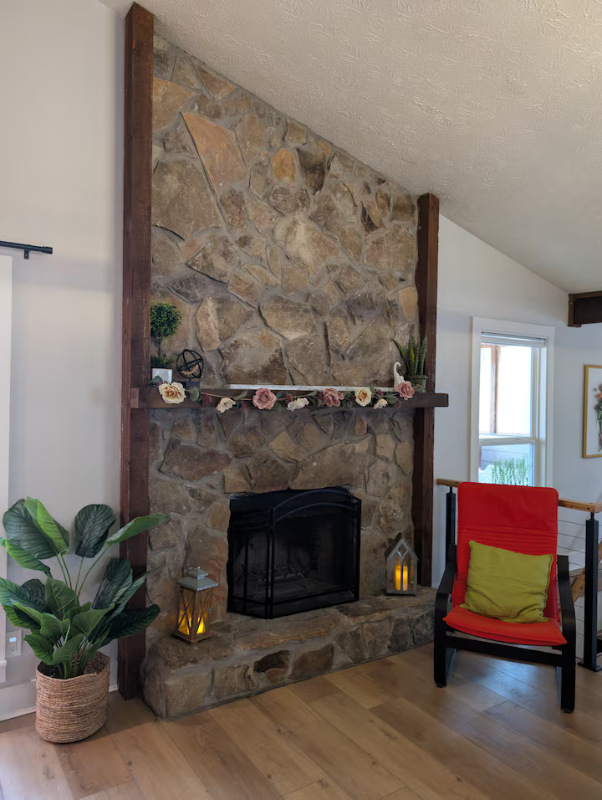 10095 Lake Forest Way - Photo 3 of 50