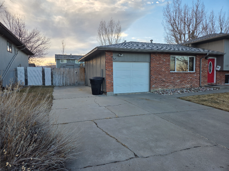 1871 Shumway Ave - Photo 2 of 14