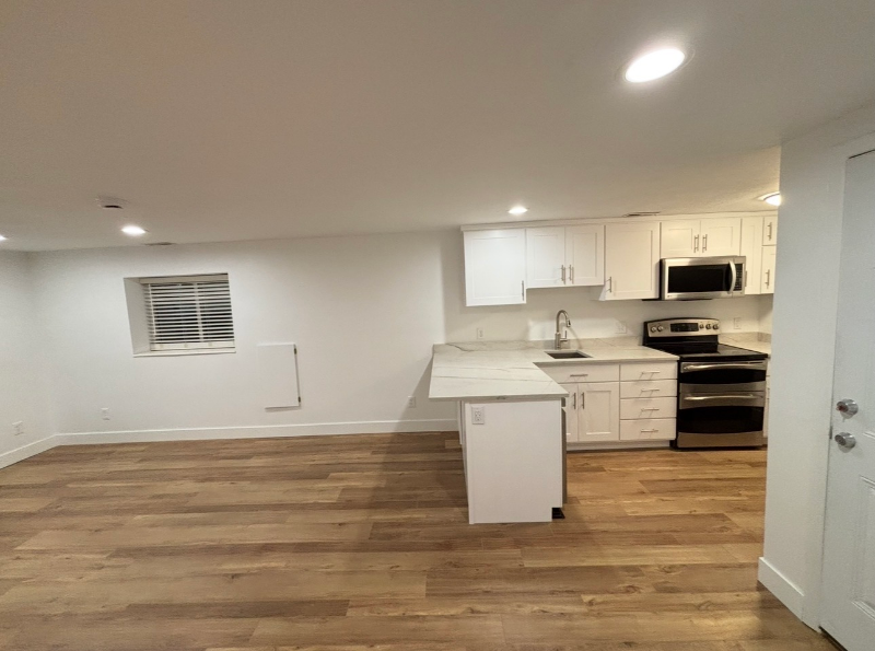 8318 S Grambling Way - Photo 5 of 19