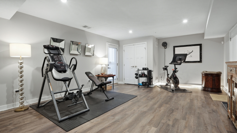 110 Curtis Ct - Photo 7 of 11