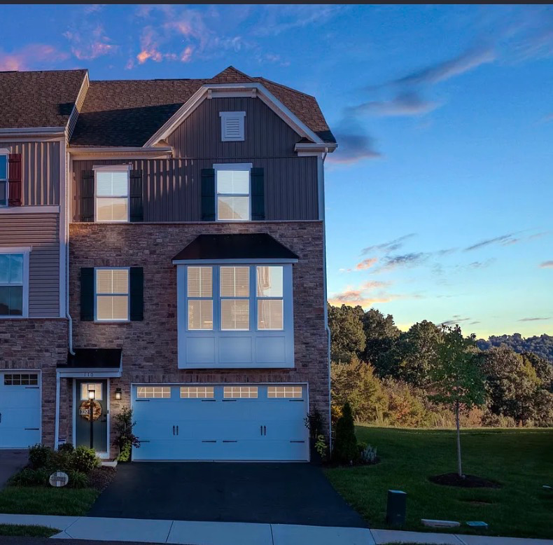 110 Curtis Ct - Photo 2 of 11