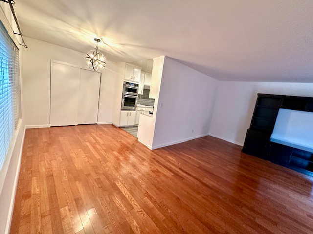 4521 Colbath Ave #103 - Photo 5 of 18