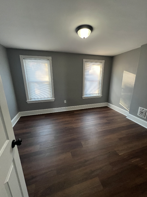 6049 N Norwood St - Photo 4 of 20