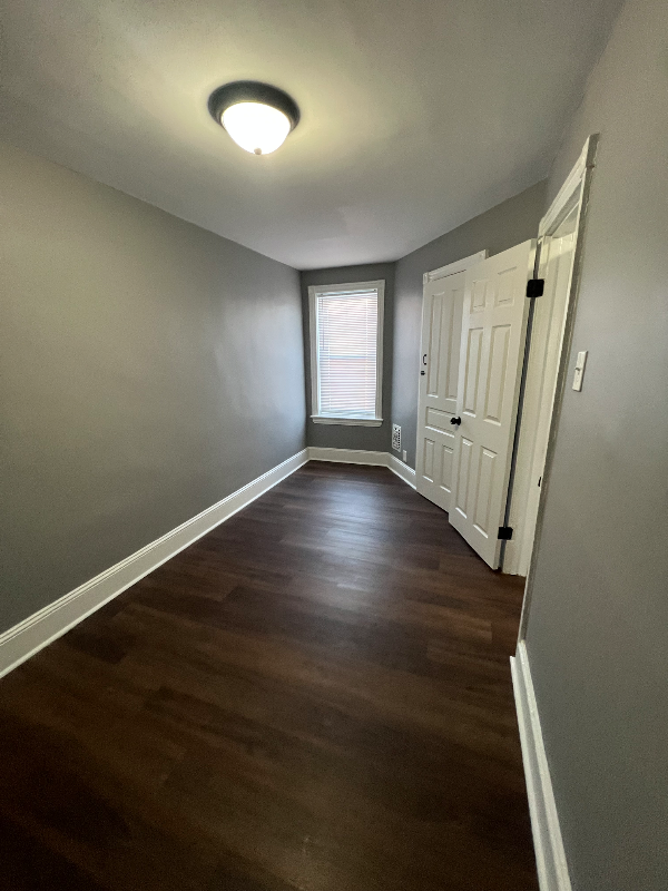 6049 N Norwood St - Photo 5 of 20