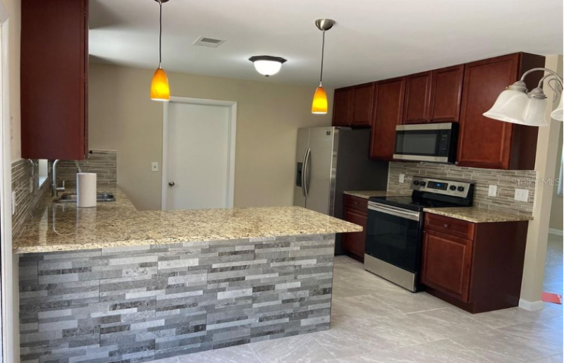 3804 Sw 22nd St - Photo 5 of 13