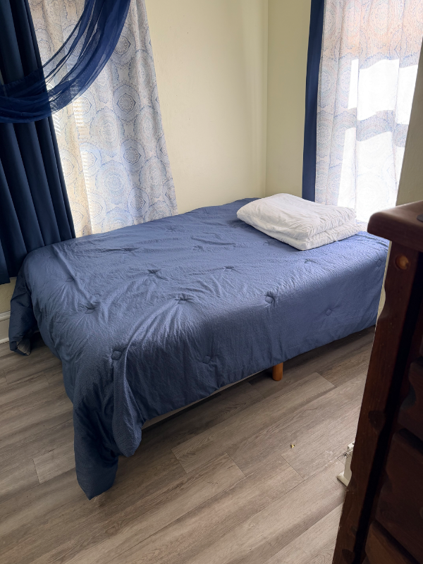 835 20th St - Photo 2 of 3