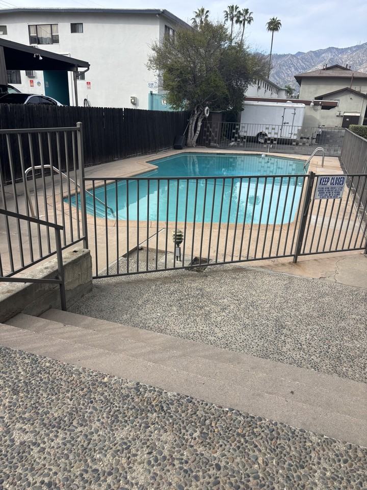 Hale Nane - Photo 3 of 12