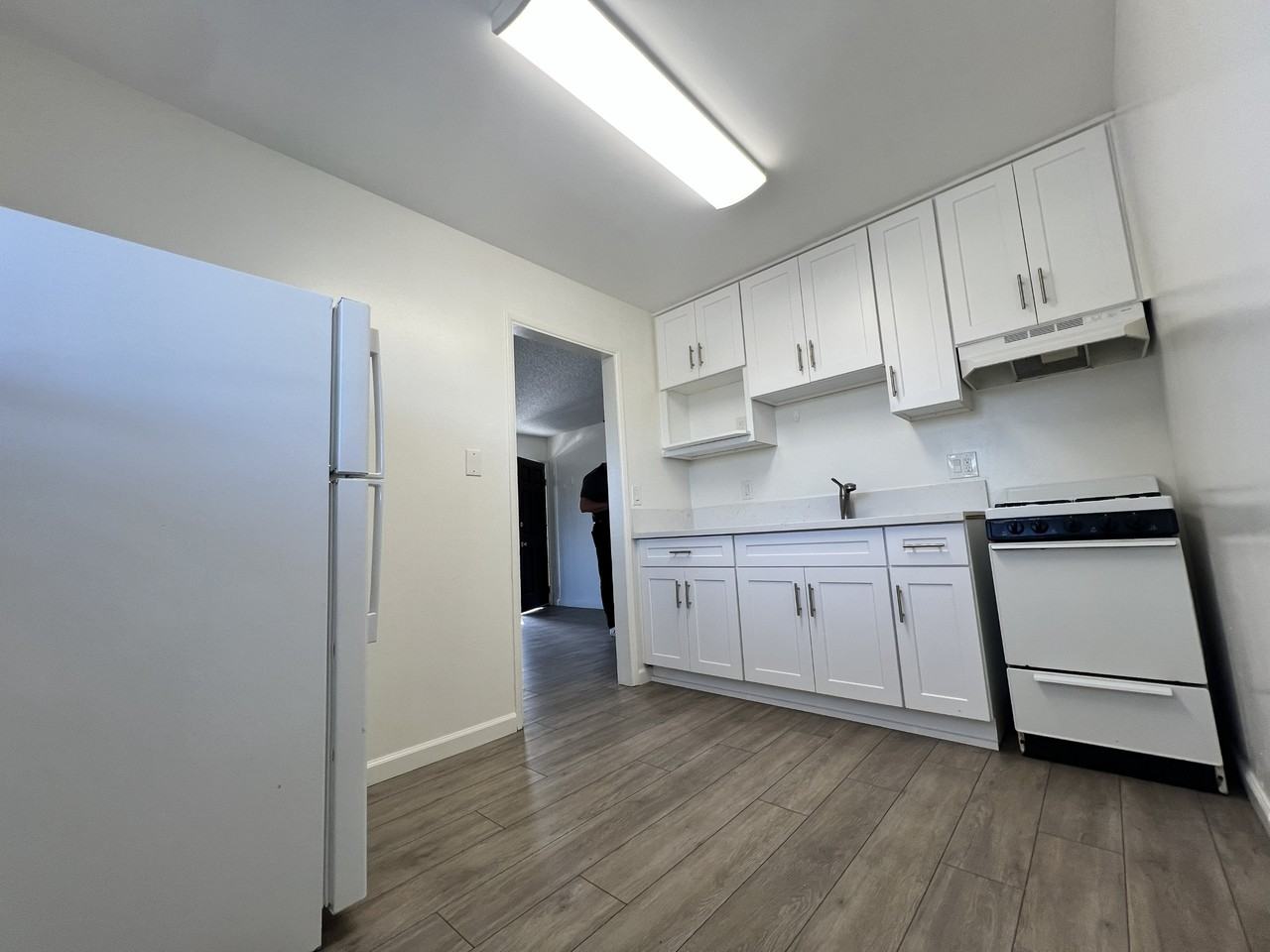 4006 Ingraham Street - Photo 5 of 8