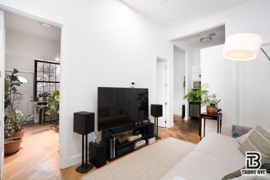 378 S 3rd St - Photo 6 of 8