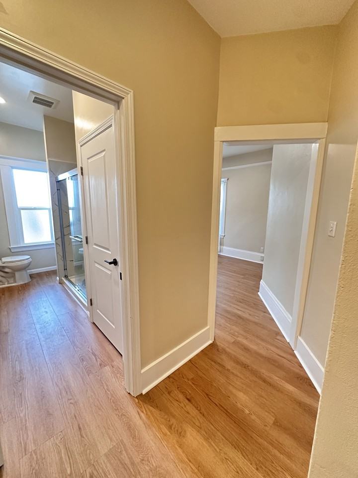 637 Taylor Ave #B - Photo 4 of 22