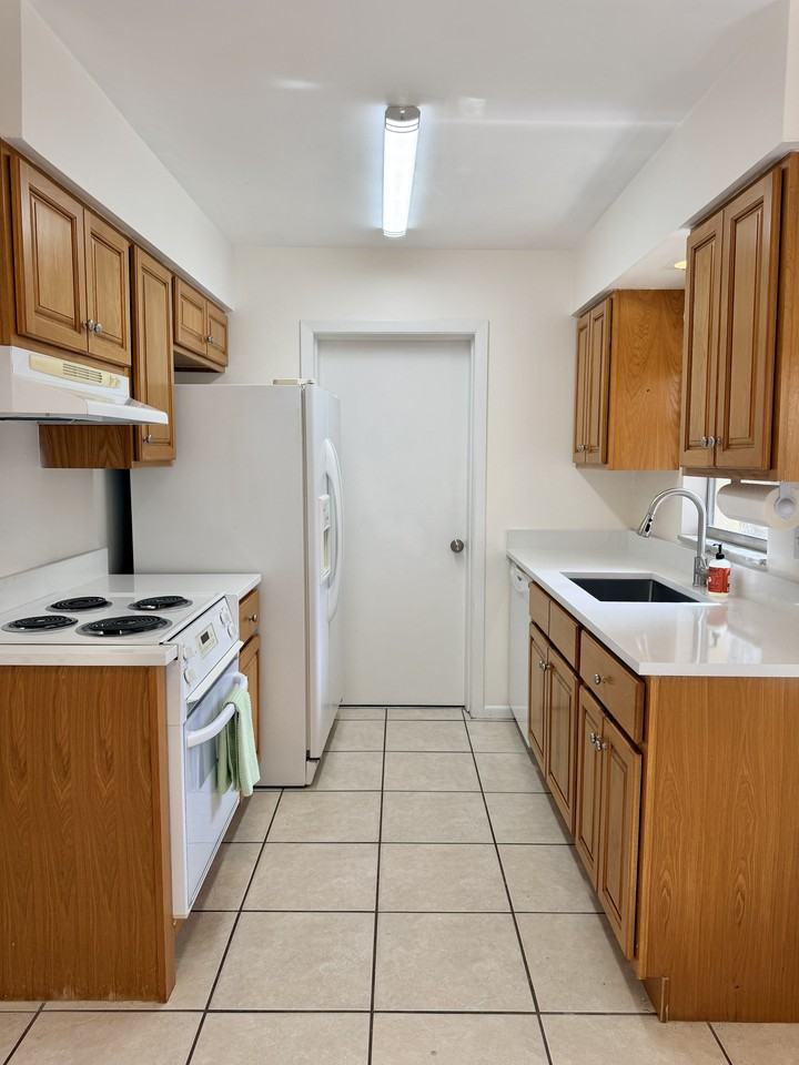 912 La Salle Ave #NA - Photo 5 of 20