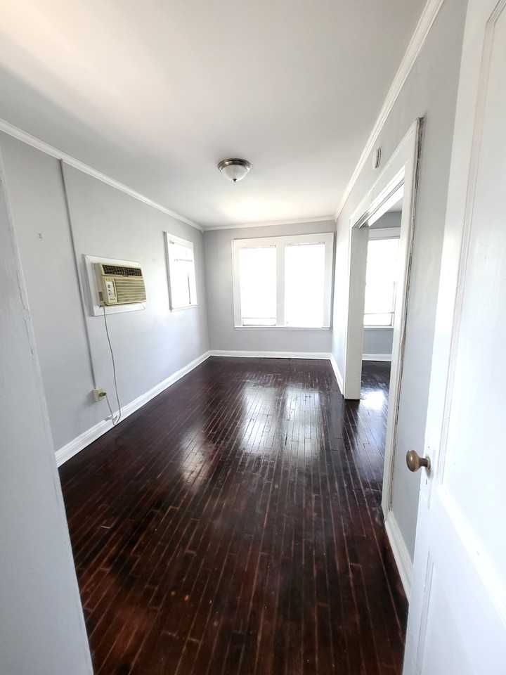 1718 Pine Grove Ave #3 - Photo 4 of 10