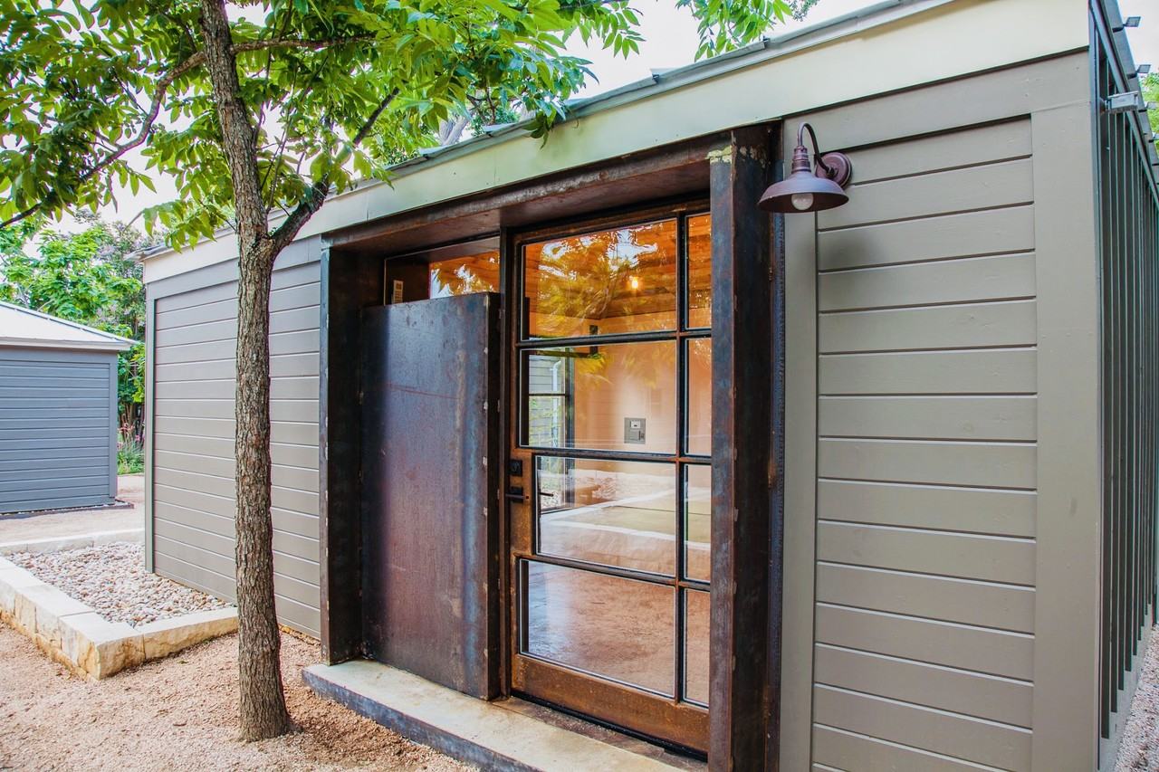 1306 Oxford Ave #NA - Photo 4 of 18