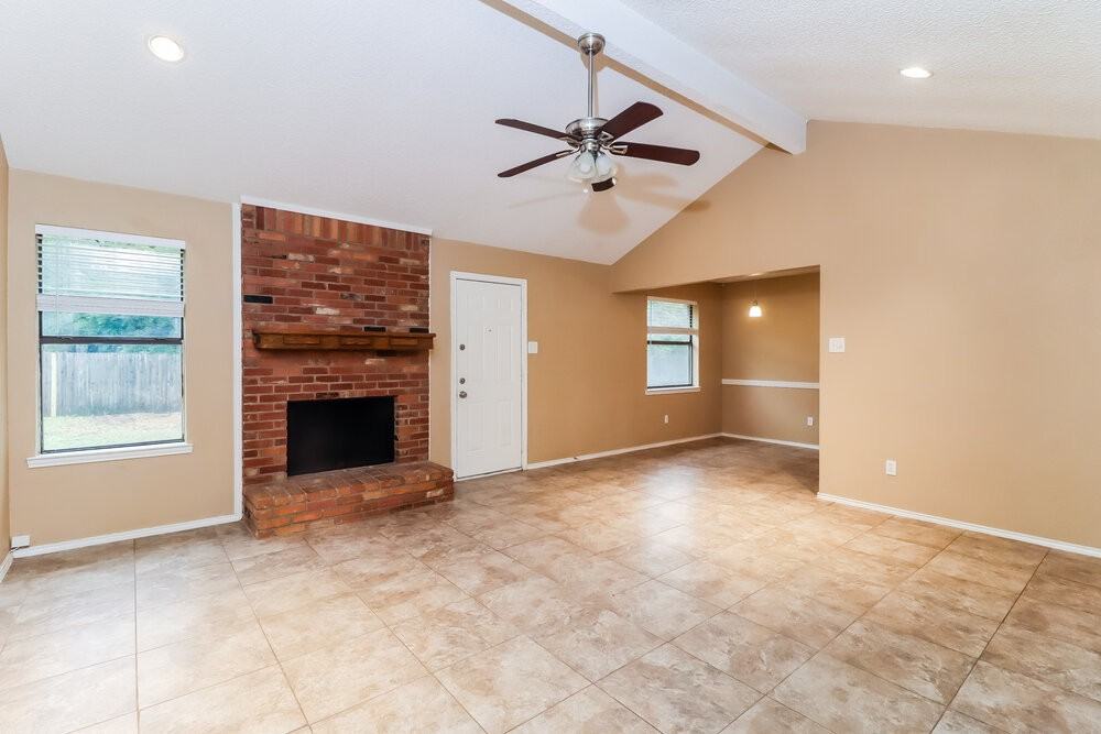 7321 Hyde Ct - Photo 3 of 16