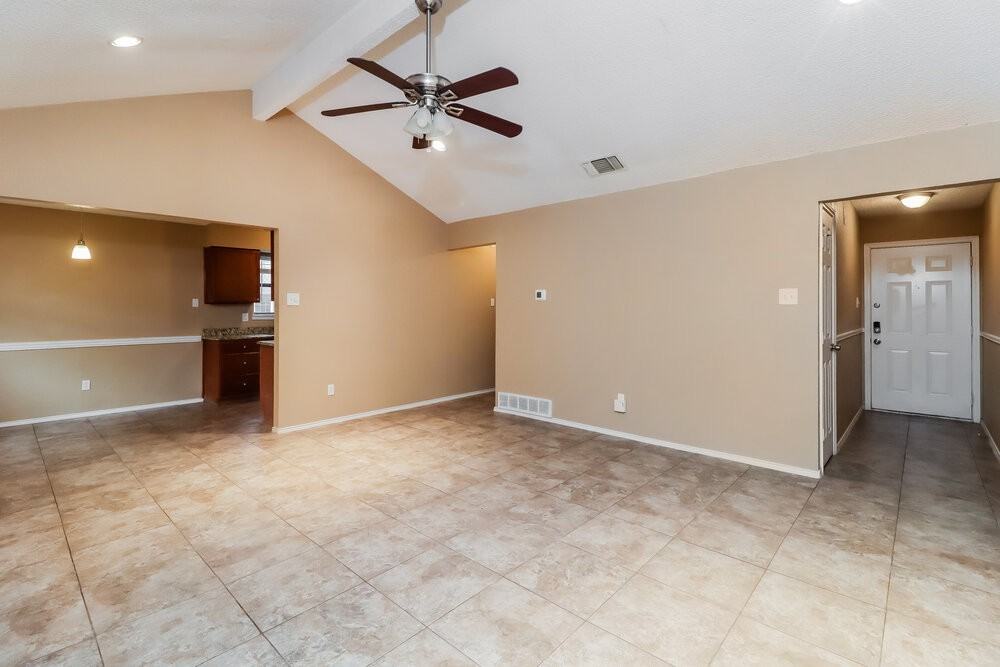 7321 Hyde Ct - Photo 4 of 16