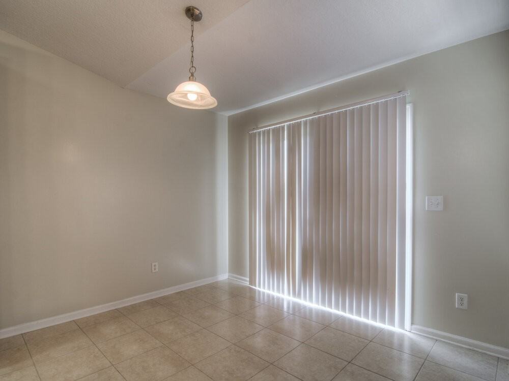 3852 Cedar Bluff Ln - Photo 5 of 15