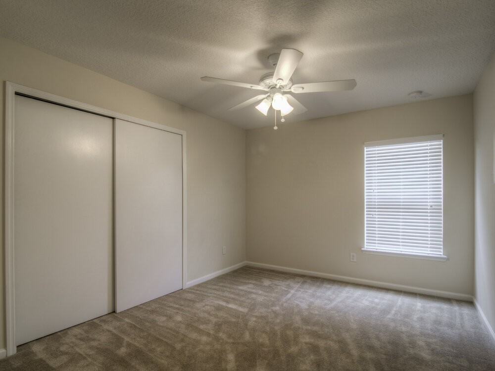 3852 Cedar Bluff Ln - Photo 7 of 15