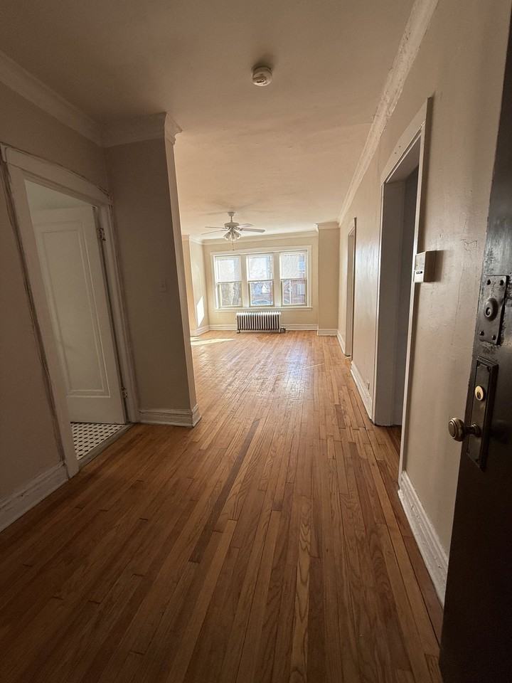 W Belle Plaine Ave #1 - Photo 3 of 8