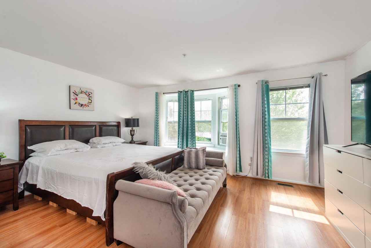 Prince St - Photo 6 of 10