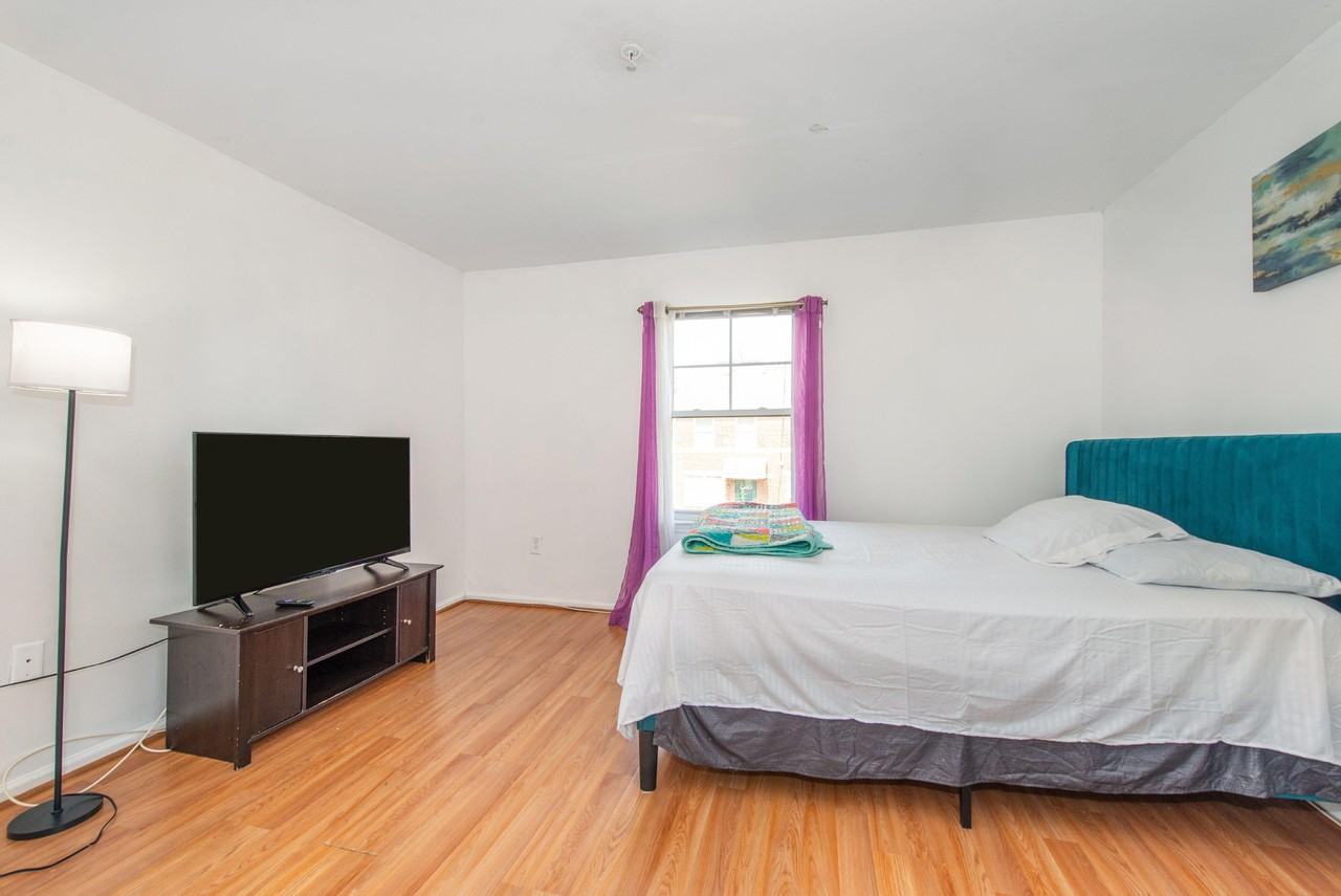 Prince St - Photo 7 of 10