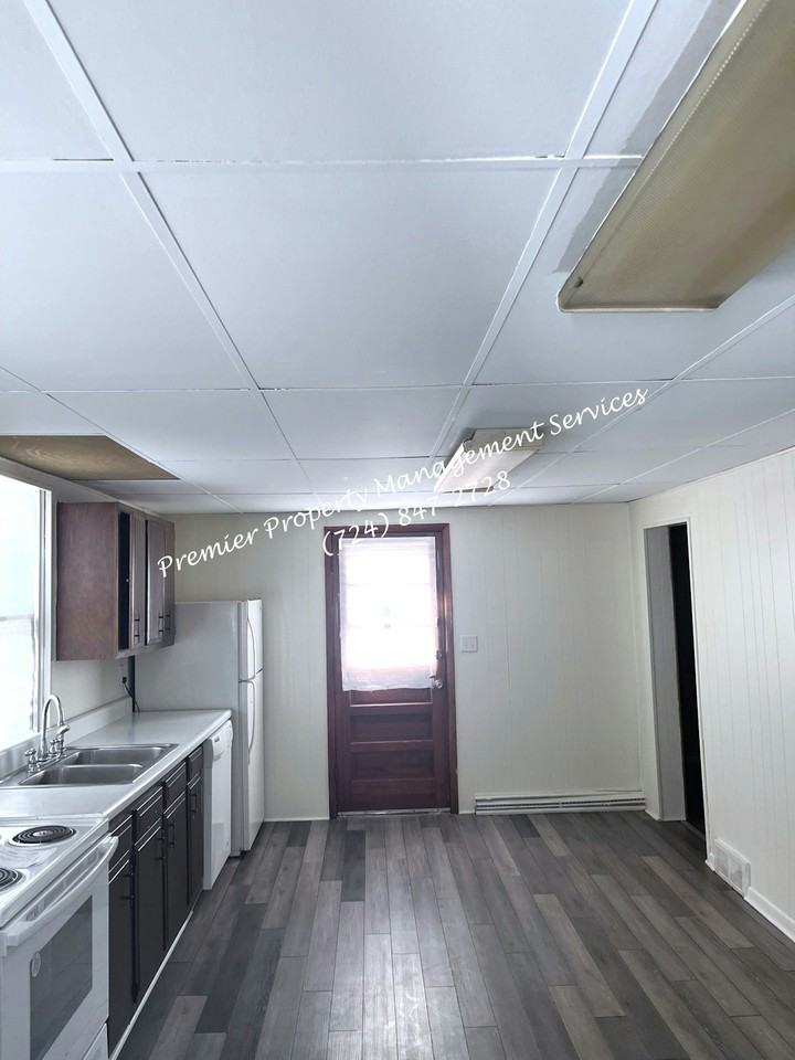 600 8th Street - Photo 4 of 20