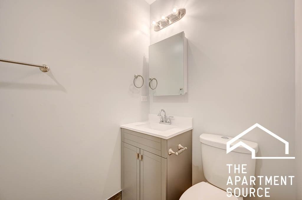 1142 West 17th Place, Unit G - Photo 6 of 17