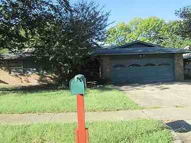 1638 South Redbud Avenue - Photo 2 of 3